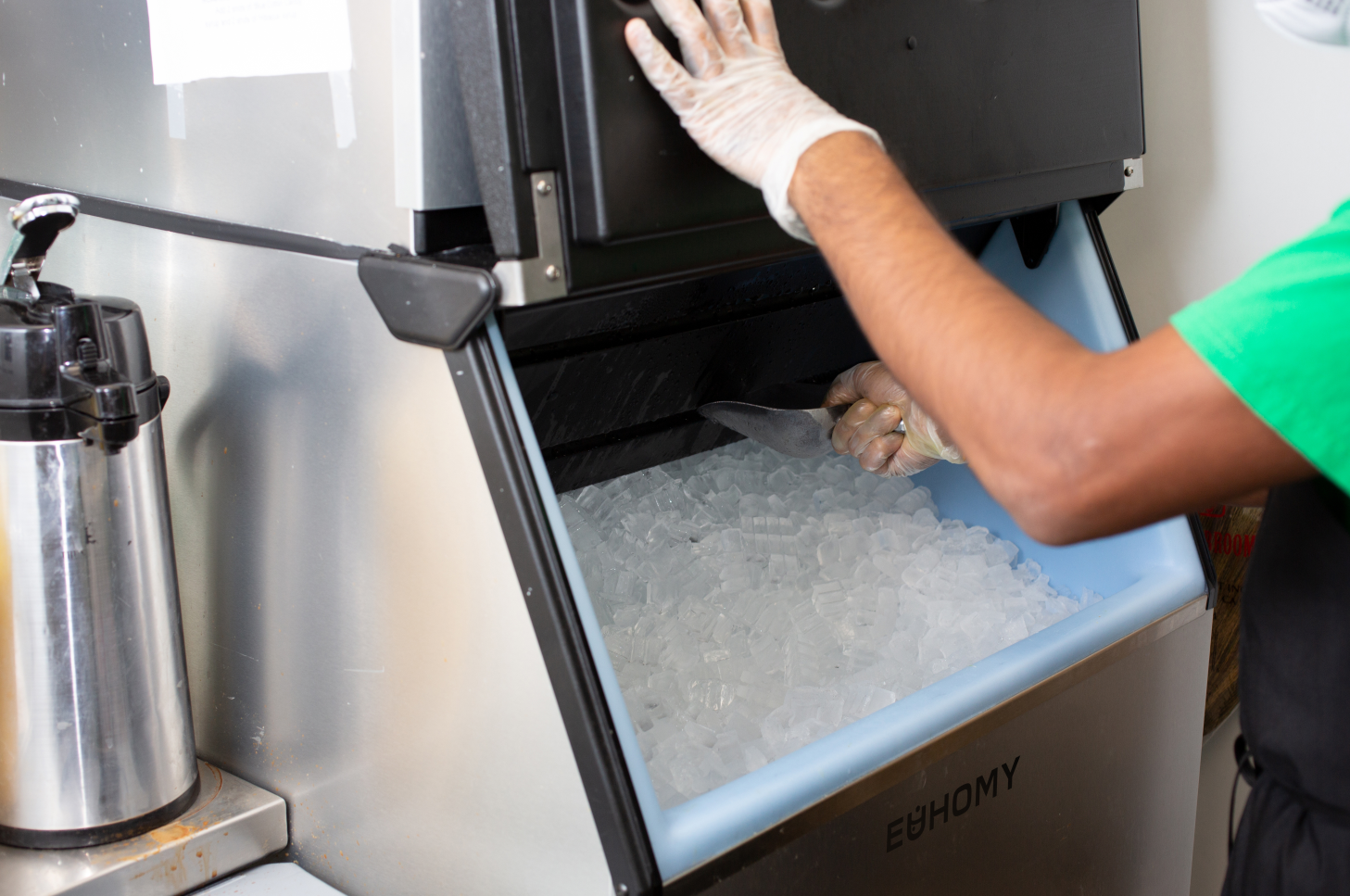 Guide To Clean a Commercial Ice Maker